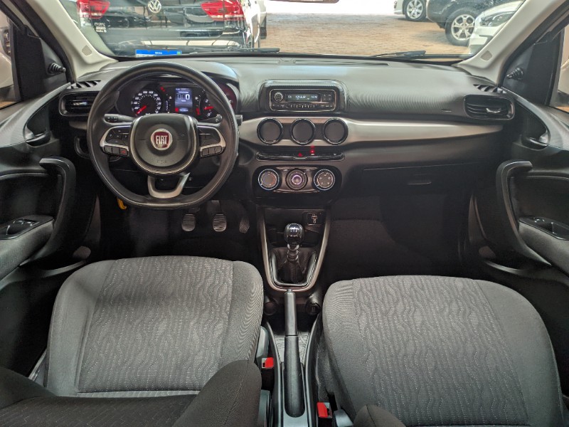 FIAT CRONOS 1.3 8V 2018/2019 RICARDO VEÍCULOS TEUTÔNIA / Carros no Vale