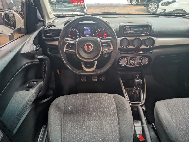 FIAT CRONOS 1.3 8V 2018/2019 RICARDO VEÍCULOS TEUTÔNIA / Carros no Vale