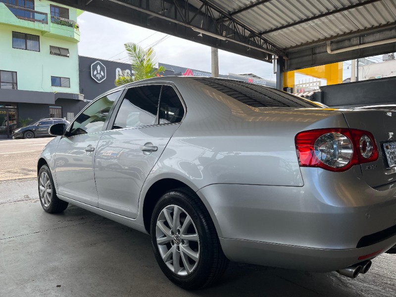 VOLKSWAGEN VW/JETTA 2009/2009 SANCCAR VEÍCULOS SANTA CRUZ DO SUL / Carros no Vale