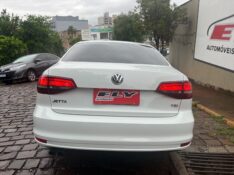 VOLKSWAGEN JETTA 1.4 16V TSI TRENDLINE GASOLINA 4P TIPTRONIC 2016/2016 ELY AUTOMÓVEIS LAJEADO / Carros no Vale