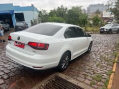 VOLKSWAGEN JETTA 1.4 16V TSI TRENDLINE GASOLINA 4P TIPTRONIC 2016/2016 ELY AUTOMÓVEIS LAJEADO / Carros no Vale