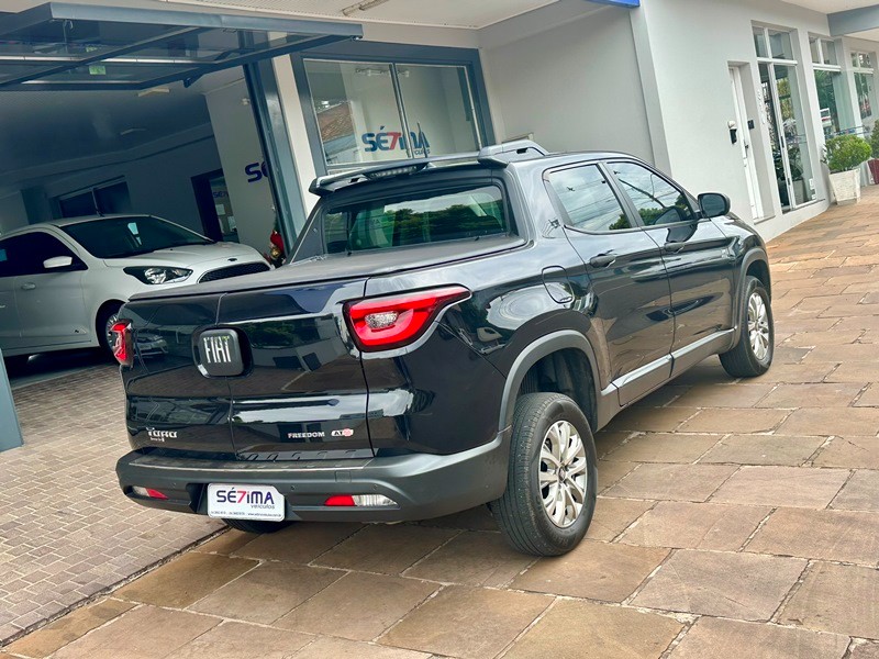 FIAT TORO FREEDOM 2.4 AT9 2018/2018 SÉTIMA VEÍCULOS GUAPORÉ / Carros no Vale