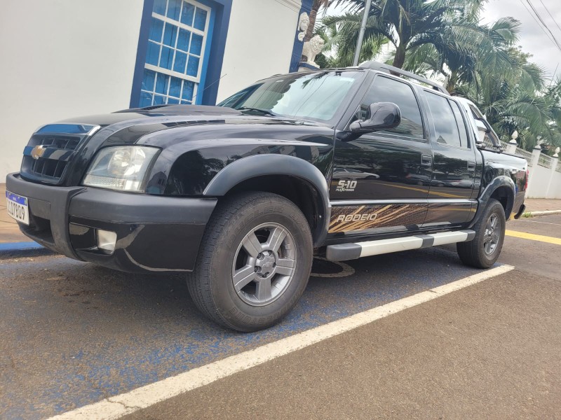 CHEVROLET S10 PICK-UP RODEIO 2.4 MPFI F.POWER CD 2011/2011 ADRIANO VEÍCULOS CRUZEIRO DO SUL / Carros no Vale