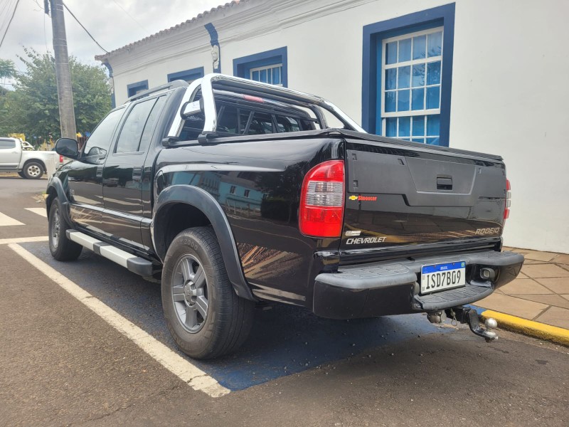 CHEVROLET S10 PICK-UP RODEIO 2.4 MPFI F.POWER CD 2011/2011 ADRIANO VEÍCULOS CRUZEIRO DO SUL / Carros no Vale