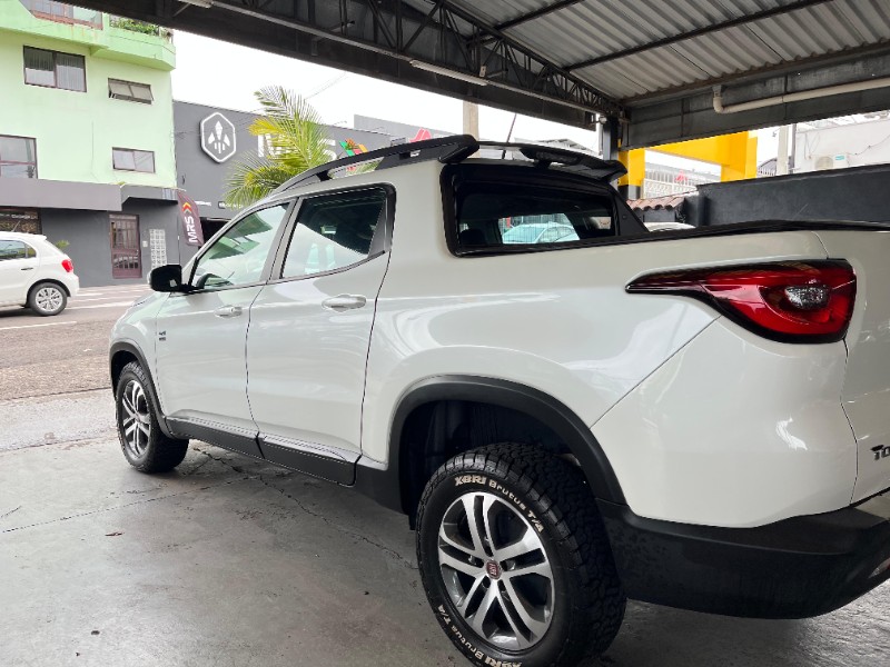 FIAT TORO 2.0 16V TURBO DIESEL FREEDOM 4WD AT9 AUTOMÁTICO 2019/2019 SANCCAR VEÍCULOS SANTA CRUZ DO SUL / Carros no Vale