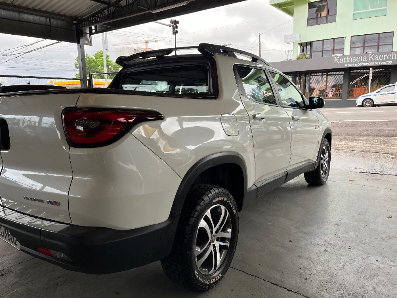 FIAT TORO 2.0 16V TURBO DIESEL FREEDOM 4WD AT9 AUTOMÁTICO 2019/2019 SANCCAR VEÍCULOS SANTA CRUZ DO SUL / Carros no Vale