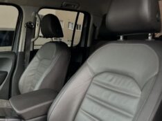 VOLKSWAGEN AMAROK 3.0 HIGHLINE 4X4 V6 2018/2018 LEHMEN VEÍCULOS VENÂNCIO AIRES / Carros no Vale