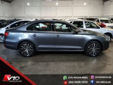 VOLKSWAGEN JETTA 2.0 TSI HIGHLINE 211CV GASOLINA 4P DSG 2014/2014 V10 VEÍCULOS CAXIAS DO SUL / Carros no Vale