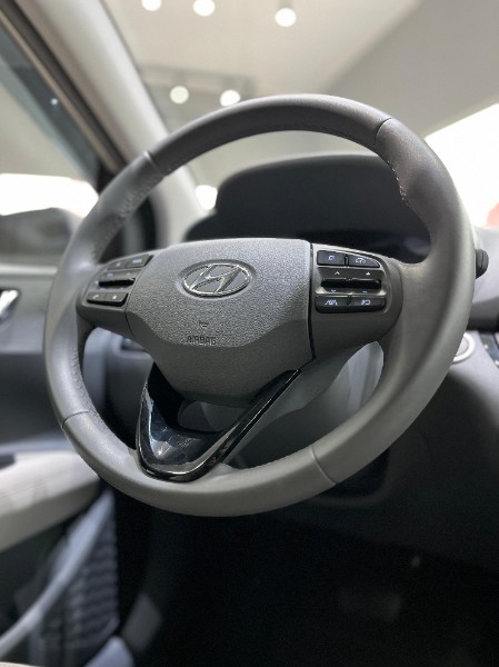 HYUNDAI HB20S 1.0 TGDI FLEX PLATINUM AUTOMÁTICO 2023/2024 JM AUTOMÓVEIS VENÂNCIO AIRES / Carros no Vale