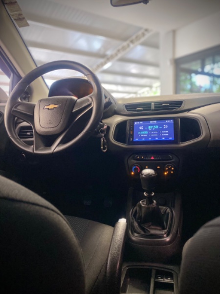 CHEVROLET ONIX 1.0 JOY 8V FLEX 4P MANUAL 2018/2018 MALAGGI VEÍCULOS ENCANTADO / Carros no Vale