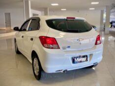 CHEVROLET ONIX 1.0 JOY 8V FLEX 4P MANUAL 2018/2018 MALAGGI VEÍCULOS ENCANTADO / Carros no Vale