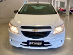 CHEVROLET ONIX 1.0 JOY 8V FLEX 4P MANUAL 2018/2018 MALAGGI VEÍCULOS ENCANTADO / Carros no Vale