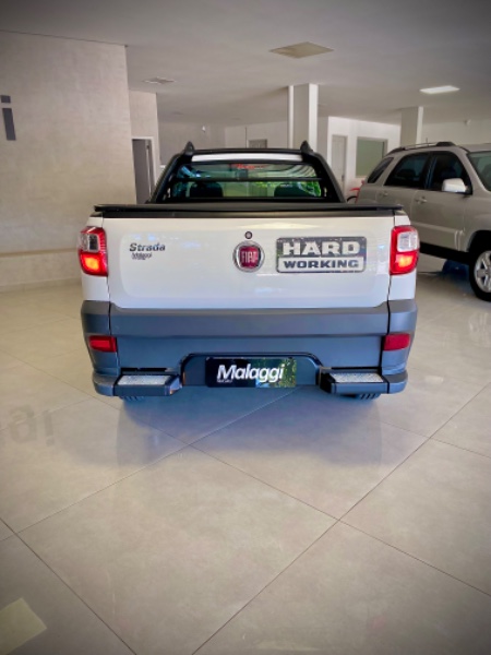 FIAT STRADA 1.4 HARD WORKING 2020 2019/2020 MALAGGI VEÍCULOS ENCANTADO / Carros no Vale