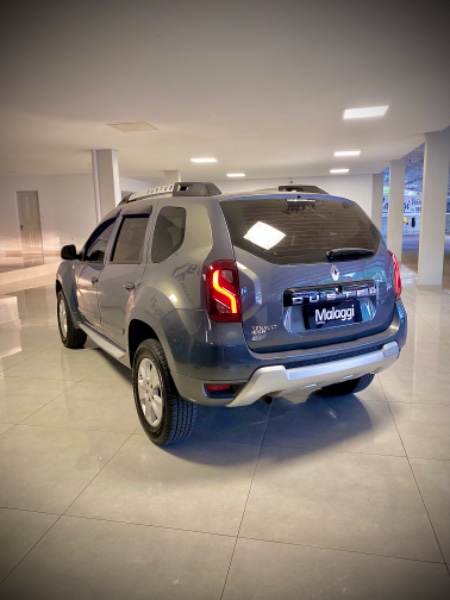 RENAULT DUSTER DYNAMIQUE 1.6 FLEX 16V MEC. 2016/2017 MALAGGI VEÍCULOS ENCANTADO / Carros no Vale