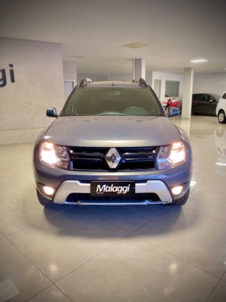 RENAULT DUSTER DYNAMIQUE 1.6 FLEX 16V MEC. 2016/2017 MALAGGI VEÍCULOS ENCANTADO / Carros no Vale