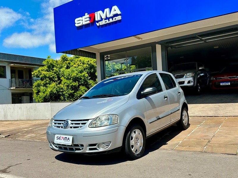 VOLKSWAGEN FOX PLUS 1.0 2005/2006 SÉTIMA VEÍCULOS GUAPORÉ / Carros no Vale