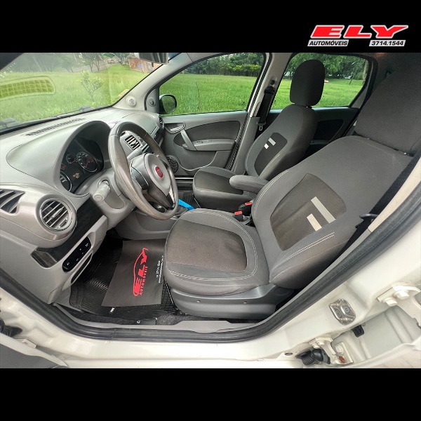 FIAT GRAND SIENA ESSENCE 1.6 FLEX 16V 2015/2015 ELY AUTOMÓVEIS LAJEADO / Carros no Vale