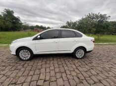 FIAT GRAND SIENA ESSENCE 1.6 FLEX 16V 2015/2015 ELY AUTOMÓVEIS LAJEADO / Carros no Vale