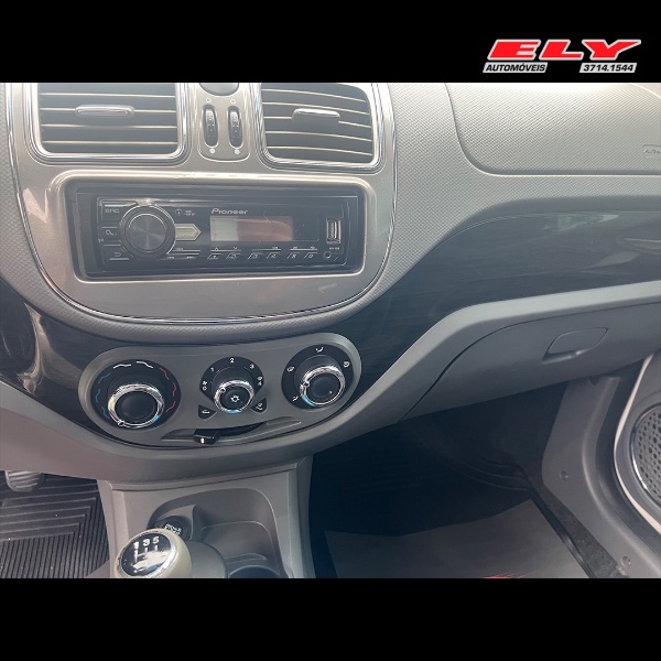 FIAT GRAND SIENA ESSENCE 1.6 FLEX 16V 2015/2015 ELY AUTOMÓVEIS LAJEADO / Carros no Vale