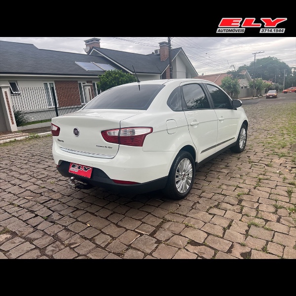 FIAT GRAND SIENA ESSENCE 1.6 FLEX 16V 2015/2015 ELY AUTOMÓVEIS LAJEADO / Carros no Vale