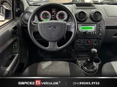 FORD FIESTA 1.6 MPI SEDAN 8V 2010/2011 GARCEZ VEÍCULOS BENTO GONÇALVES / Carros no Vale