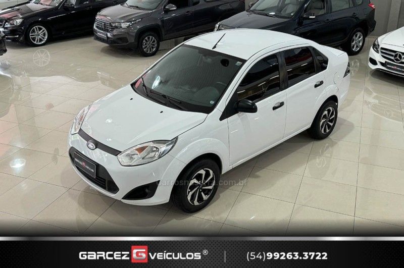 FORD FIESTA 1.6 MPI SEDAN 8V 2010/2011 GARCEZ VEÍCULOS BENTO GONÇALVES / Carros no Vale