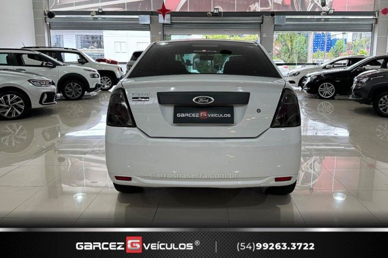 FORD FIESTA 1.6 MPI SEDAN 8V 2010/2011 GARCEZ VEÍCULOS BENTO GONÇALVES / Carros no Vale