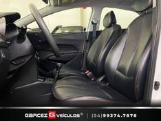 HYUNDAI HB20 1.0 COMFORT STYLE 12V 2016/2017 GARCEZ VEÍCULOS BENTO GONÇALVES / Carros no Vale