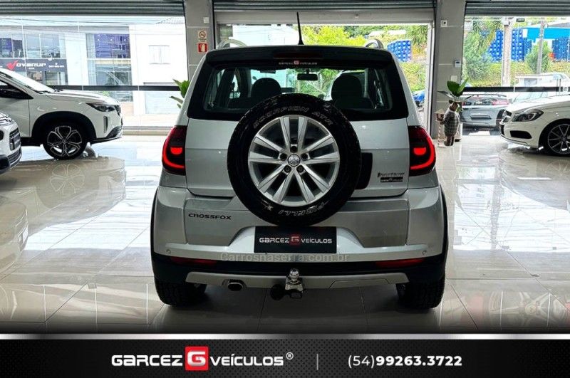 VOLKSWAGEN CROSSFOX 1.6 MI 8V AUTOMATIZADO 2013/2013 GARCEZ VEÍCULOS BENTO GONÇALVES / Carros no Vale