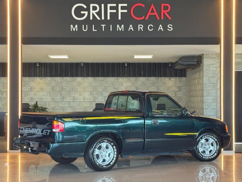 CHEVROLET S10 4.3 SFI DLX 4X2 CS V6 12V 1998/1998 GRIFFCAR MULTIMARCAS DOIS IRMÃOS / Carros no Vale