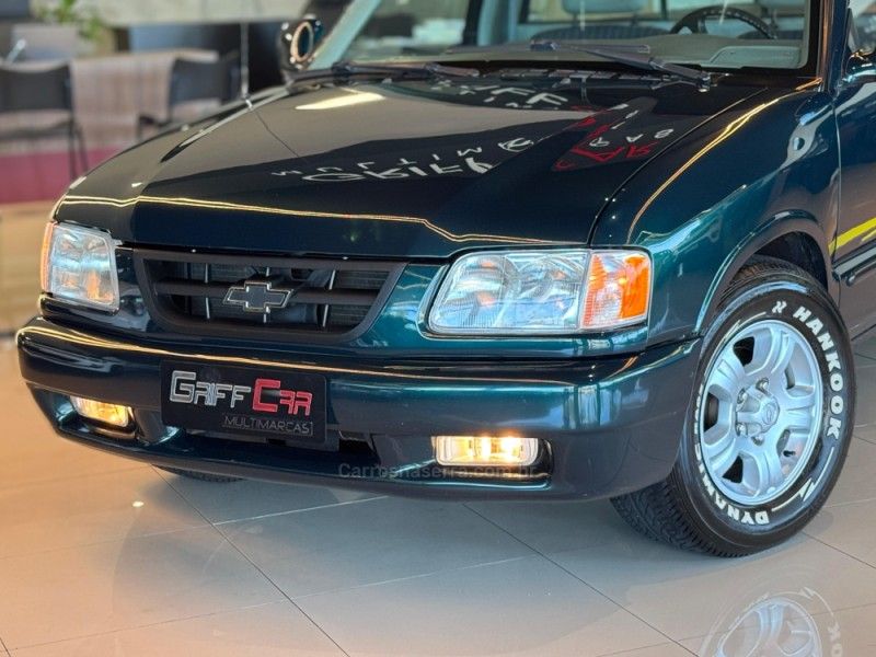 CHEVROLET S10 4.3 SFI DLX 4X2 CS V6 12V 1998/1998 GRIFFCAR MULTIMARCAS DOIS IRMÃOS / Carros no Vale