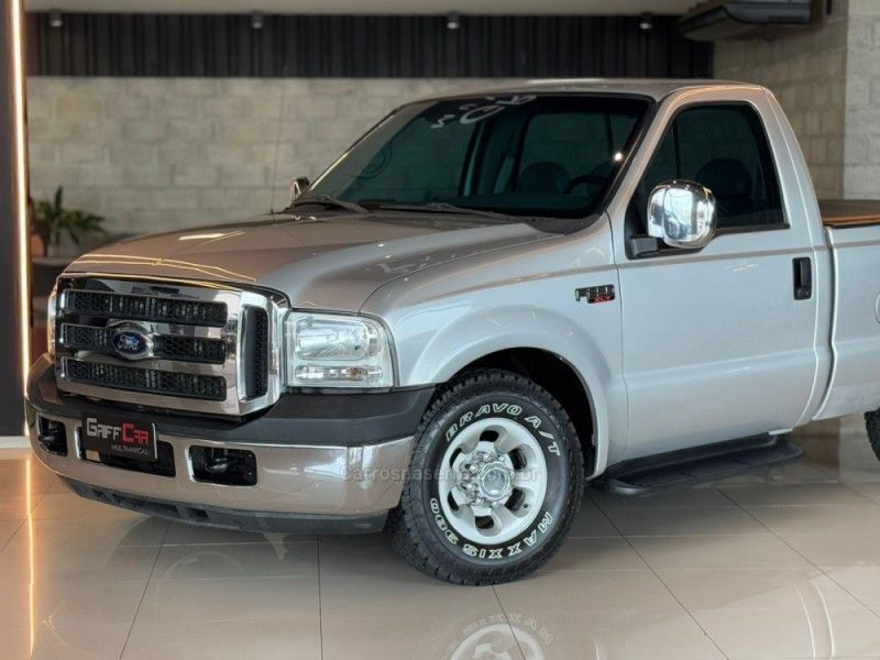 FORD F-250 4.2 XLT 4X2 CS TURBO 2000/2000 GRIFFCAR MULTIMARCAS DOIS IRMÃOS / Carros no Vale