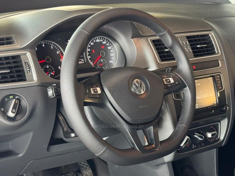 VOLKSWAGEN FOX 1.6 CONNECT 8V 2018/2019 GRIFFCAR MULTIMARCAS DOIS IRMÃOS / Carros no Vale