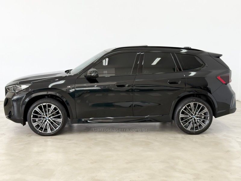 BMW X1 2.0 SDRIVE20I M SPORT 16V TURBO 2022/2023 FOCAR VEÍCULOS CAXIAS DO SUL / Carros no Vale