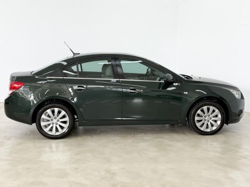 CHEVROLET CRUZE 1.8 LTZ 16V 2013/2014 FOCAR VEÍCULOS CAXIAS DO SUL / Carros no Vale