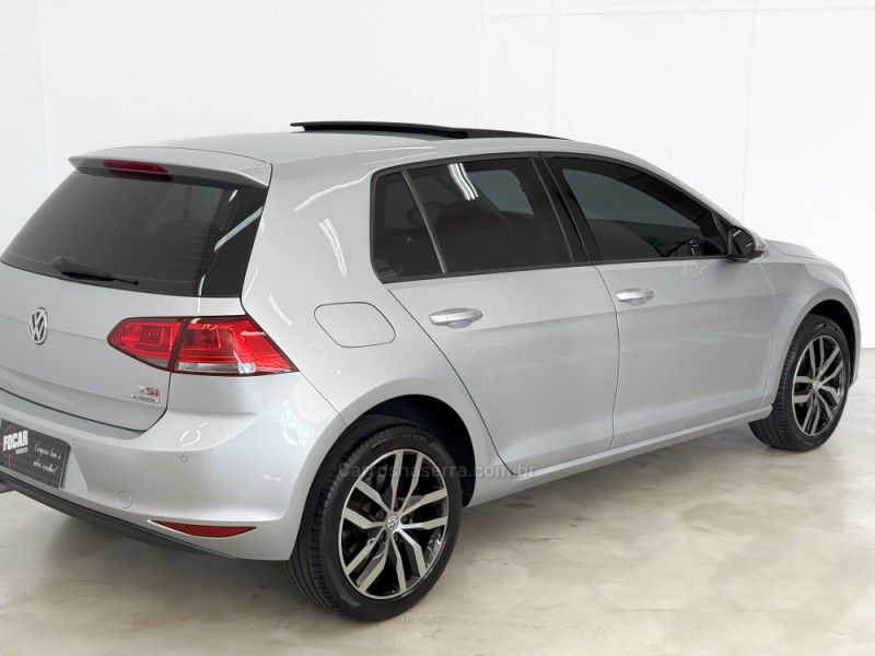 VOLKSWAGEN GOLF 1.4 TSI COMFORTLINE 16V 2015/2015 FOCAR VEÍCULOS CAXIAS DO SUL / Carros no Vale