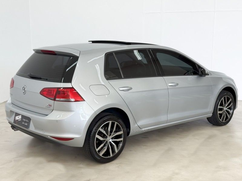 VOLKSWAGEN GOLF 1.4 TSI COMFORTLINE 16V 2015/2015 FOCAR VEÍCULOS CAXIAS DO SUL / Carros no Vale