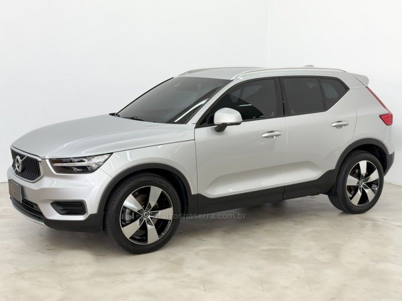 VOLVO XC 40 2.0 T5 MOMENTUM AWD GEARTRONIC 2018/2019 FOCAR VEÍCULOS CAXIAS DO SUL / Carros no Vale