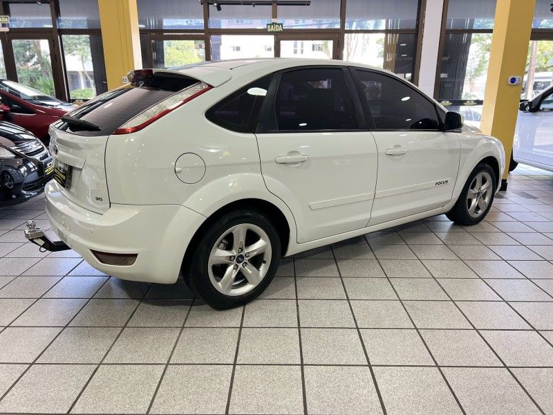 FORD FOCUS 2.0 GLX 16V 2012/2013 PRIME MULTIMARCAS CAXIAS DO SUL / Carros no Vale