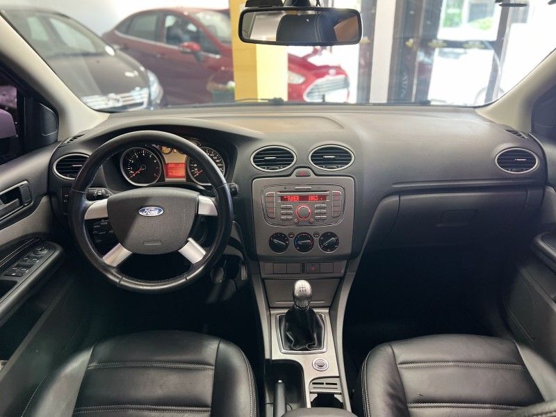 FORD FOCUS 2.0 GLX 16V 2012/2013 PRIME MULTIMARCAS CAXIAS DO SUL / Carros no Vale