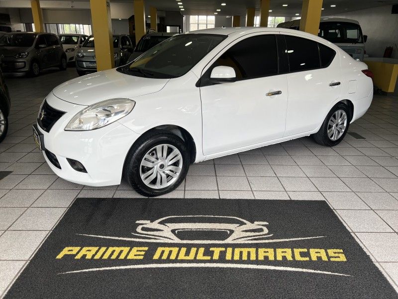 NISSAN VERSA 1.6 16V SV 2014/2014 PRIME MULTIMARCAS CAXIAS DO SUL / Carros no Vale