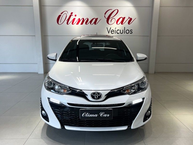 TOYOTA YARIS 1.5 XLS CONNECT 16V 2020/2021 ÓTIMA CAR FLORES DA CUNHA / Carros no Vale