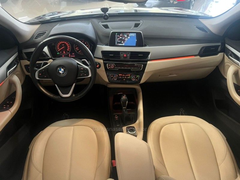 BMW X1 2.0 16V TURBO ACTIVEFLEX SDRIVE20I 2017/2018 CIMIRRO AUTOMÓVEIS TAQUARA / Carros no Vale