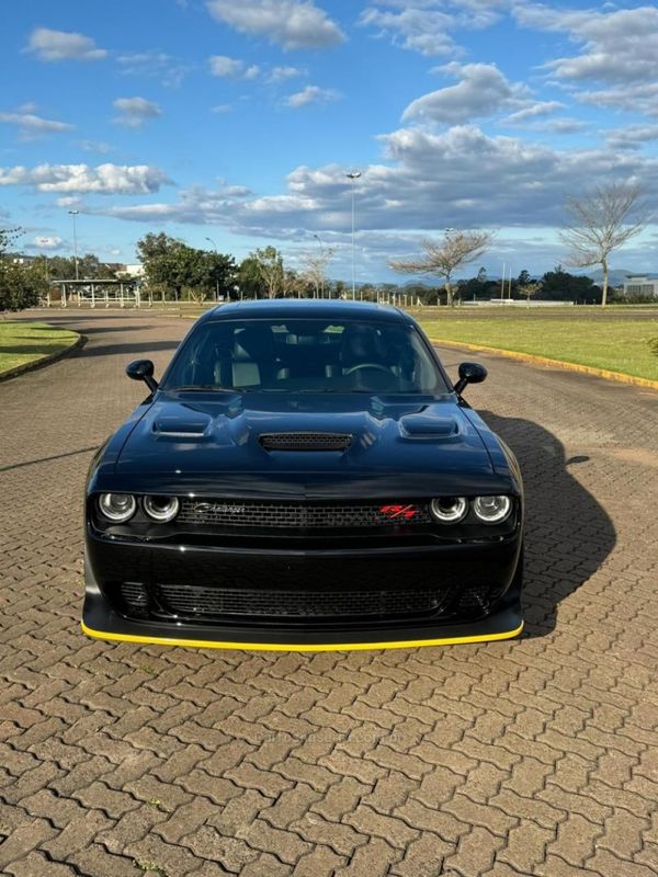 DODGE CHALLENGER 6.4 SRT8 HEMI V8 16V 2019/2019 DL MOTORS LAJEADO / Carros no Vale