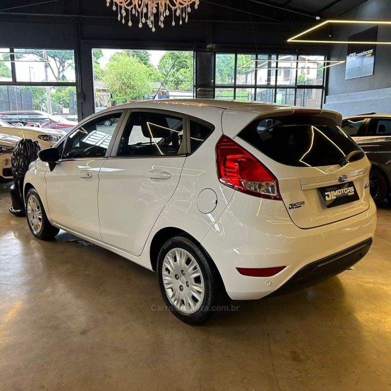 FORD FIESTA 1.6 SE HATCH 16V 2019/2019 DL MOTORS LAJEADO / Carros no Vale