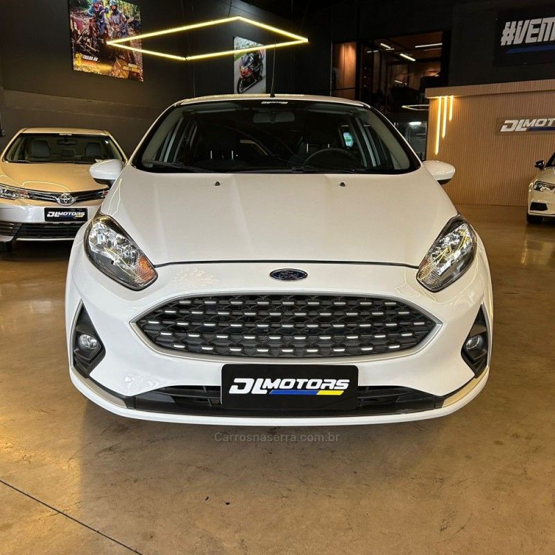 FORD FIESTA 1.6 SE HATCH 16V 2019/2019 DL MOTORS LAJEADO / Carros no Vale