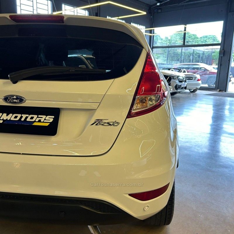 FORD FIESTA 1.6 SE HATCH 16V 2019/2019 DL MOTORS LAJEADO / Carros no Vale