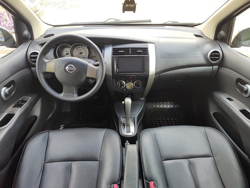 NISSAN LIVINA 1.8 SL X-GEAR 16V 2013/2013 AWD MULTIMARCAS LAJEADO / Carros no Vale