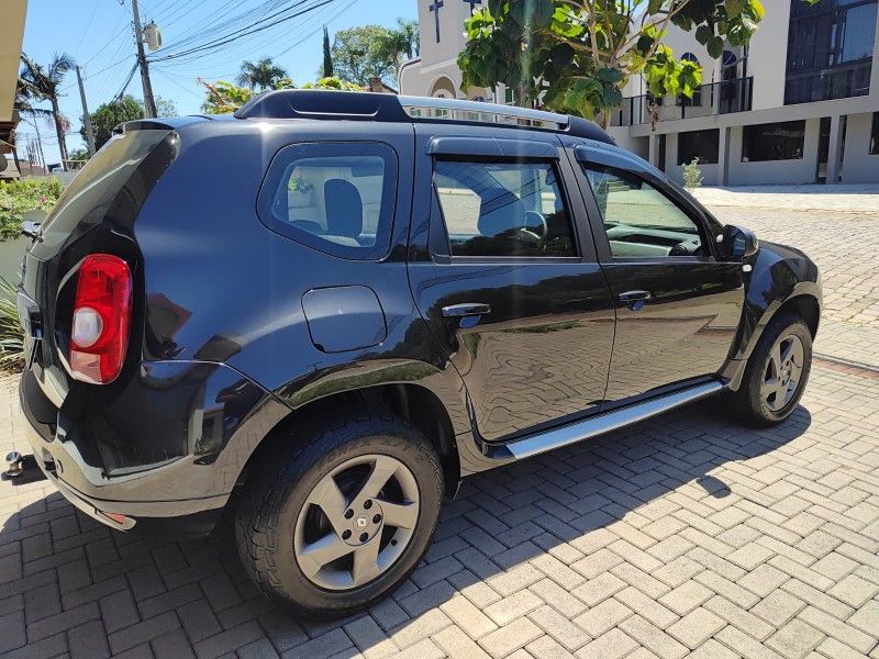 RENAULT DUSTER 2014/2014 AWD MULTIMARCAS LAJEADO / Carros no Vale