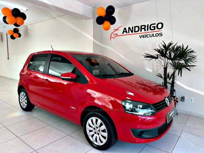 VOLKSWAGEN FOX 1.0 MI TREND 8V 2013/2014 ANDRIGO VEÍCULOS CAXIAS DO SUL / Carros no Vale